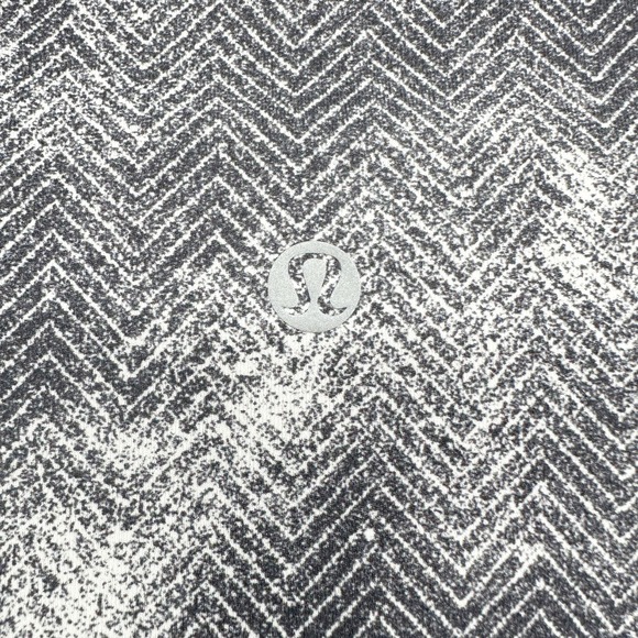 Lululemon Essential Rhythm Crop (Full-On Luxtreme) in White Black Size 8 - Picture 9 of 11